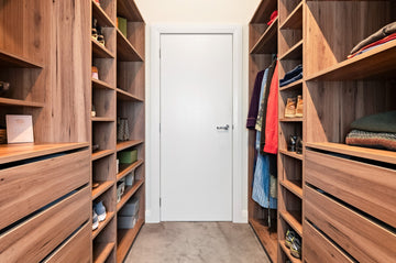 The 5 Must-Have Essentials Every Streetwear Enthusiast Needs in Their Wardrobe